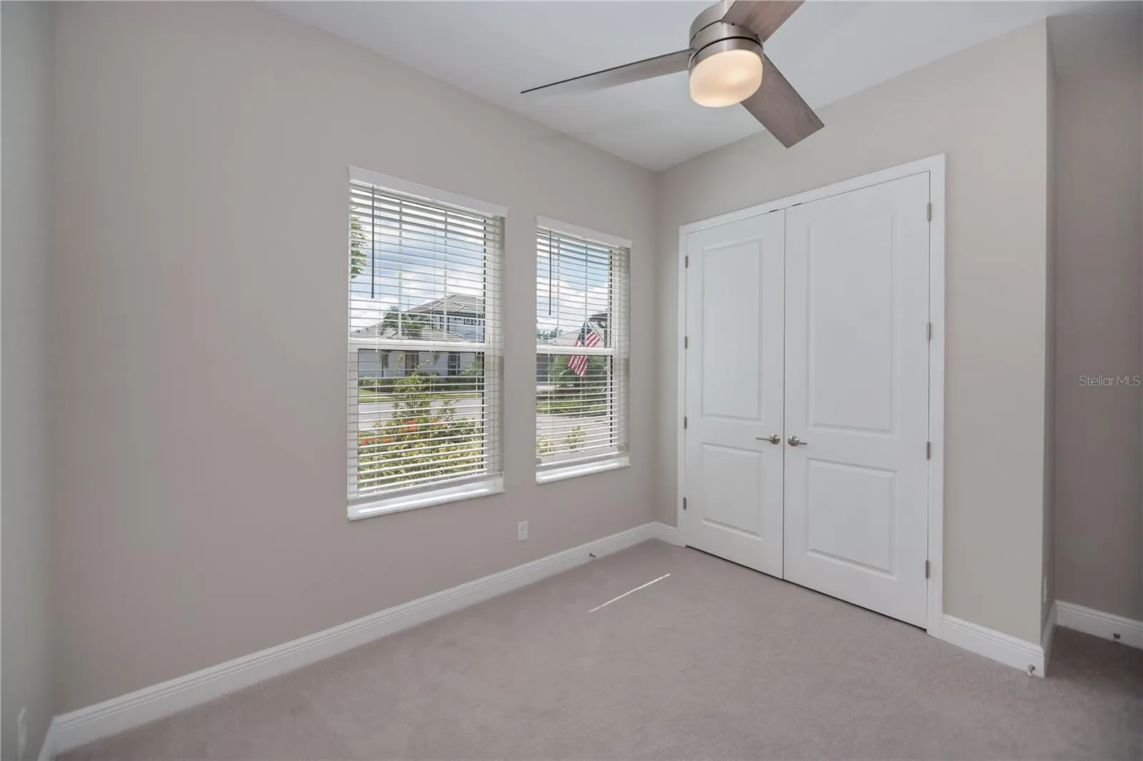 6137 LUNGO LAGO DR