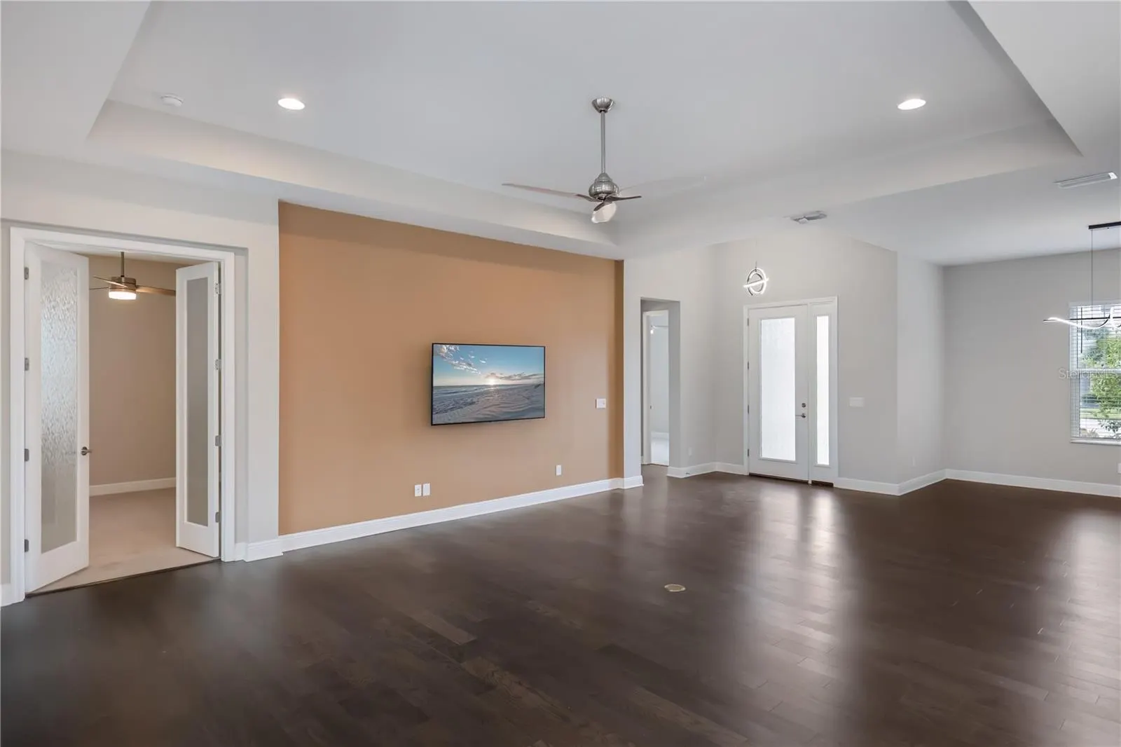 6137 LUNGO LAGO DR