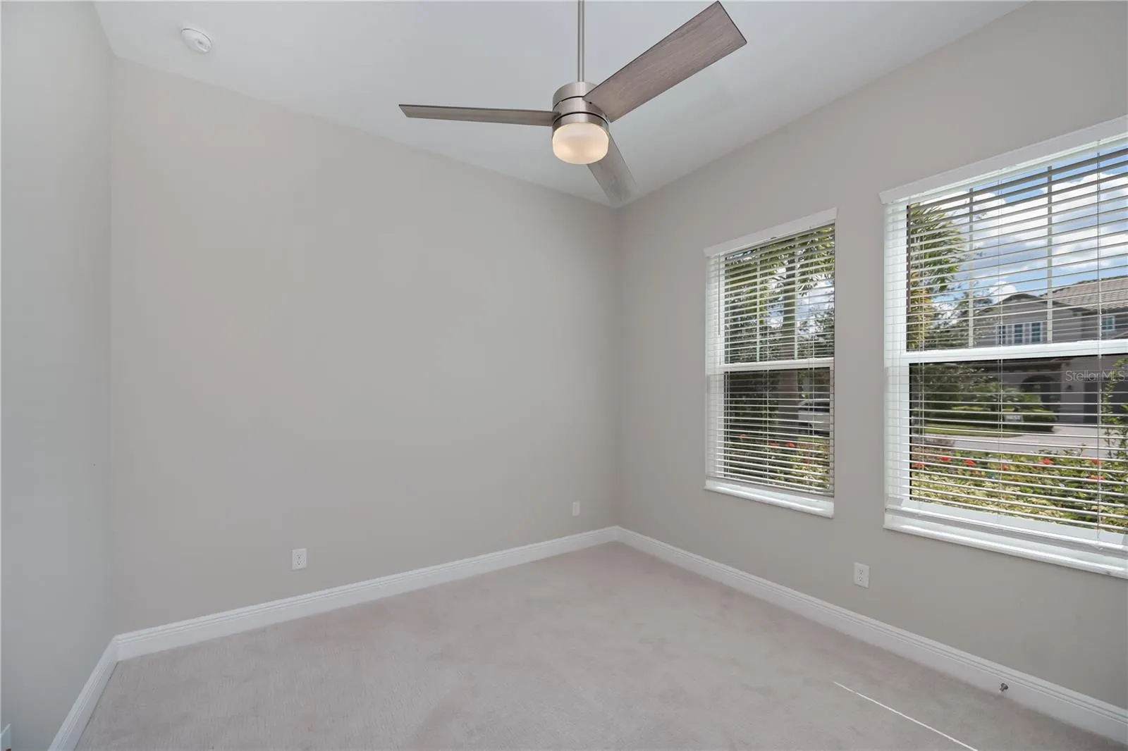 6137 LUNGO LAGO DR