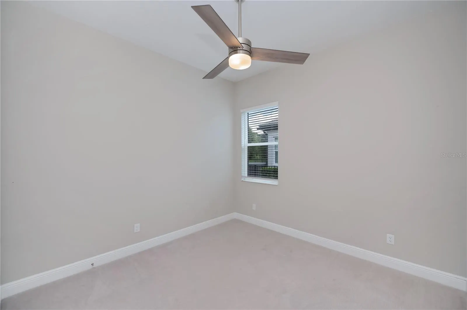 6137 LUNGO LAGO DR