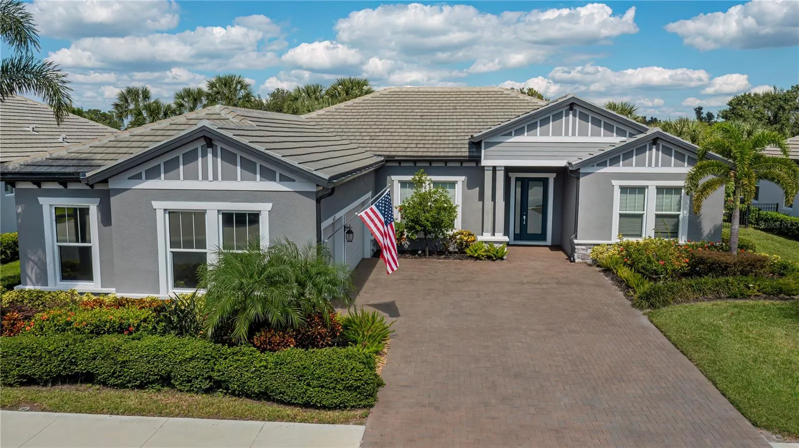6137 LUNGO LAGO DR