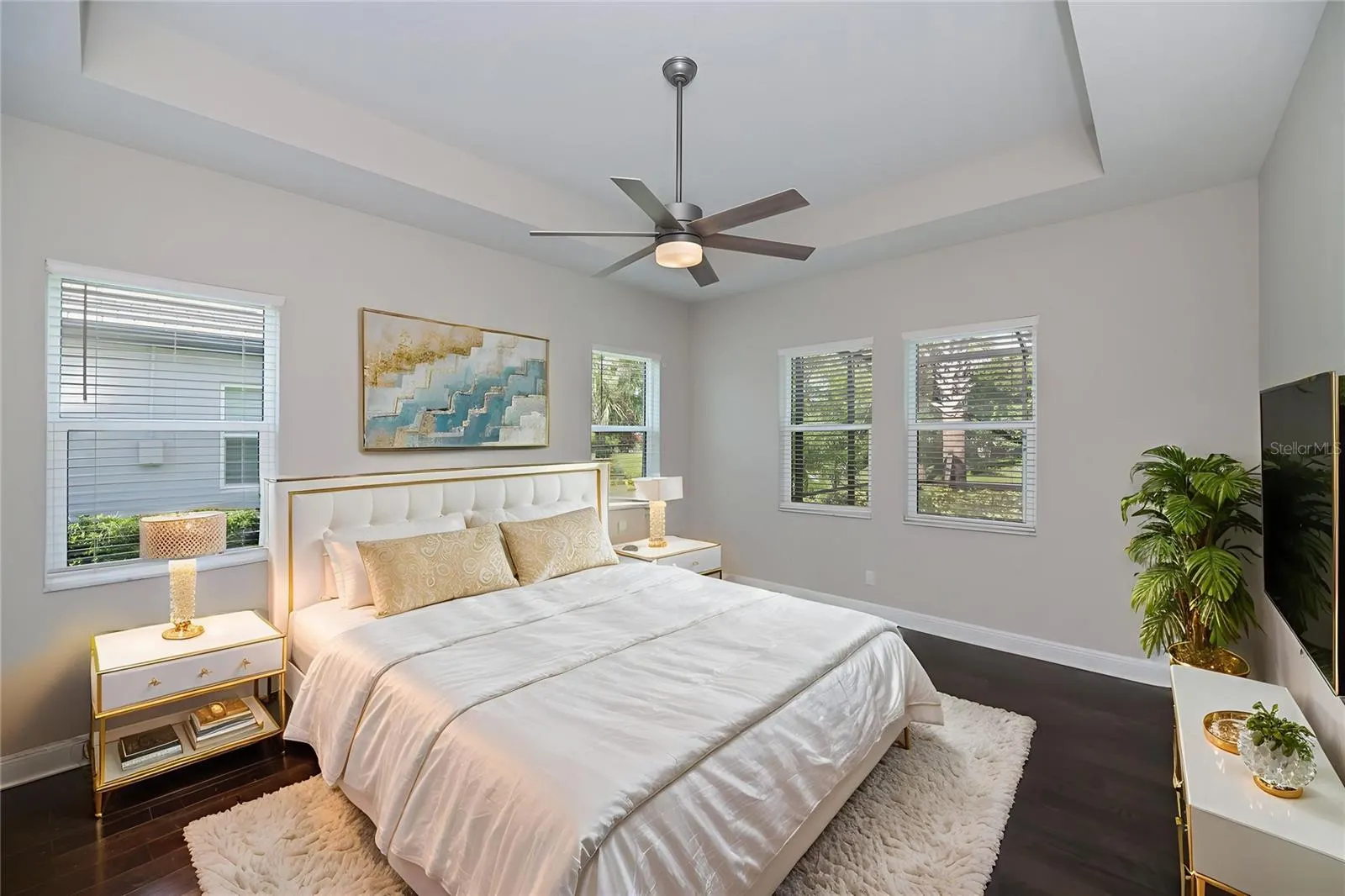 6137 LUNGO LAGO DR