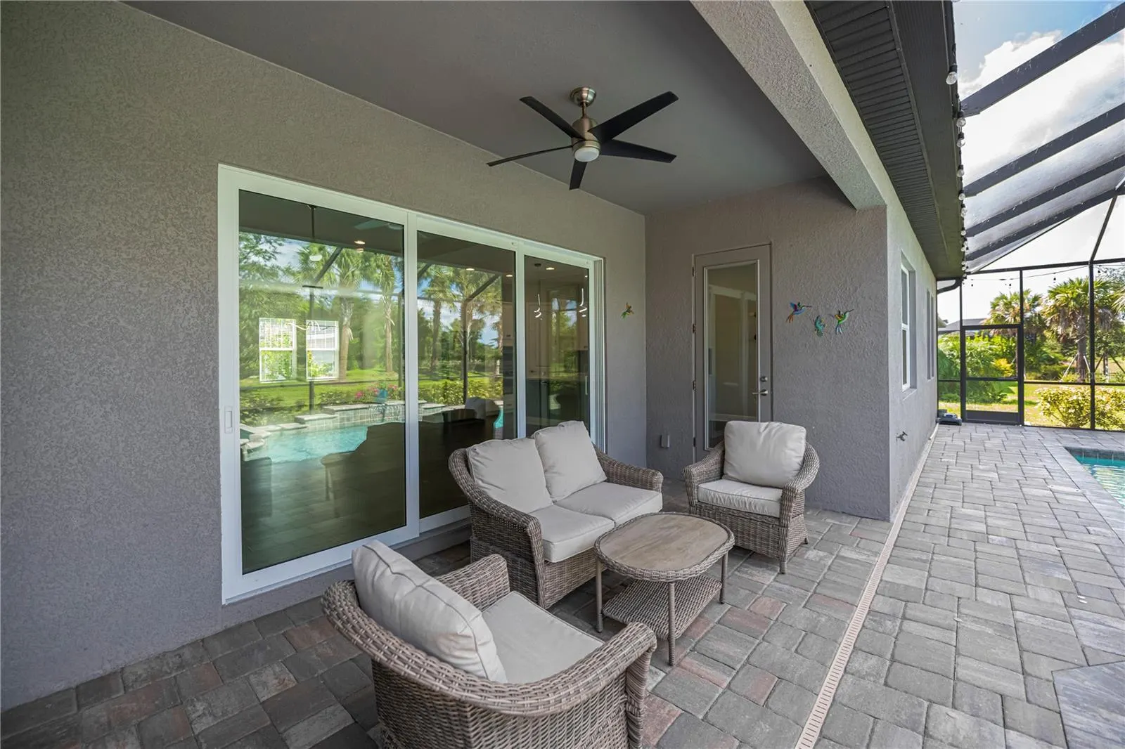 6137 LUNGO LAGO DR