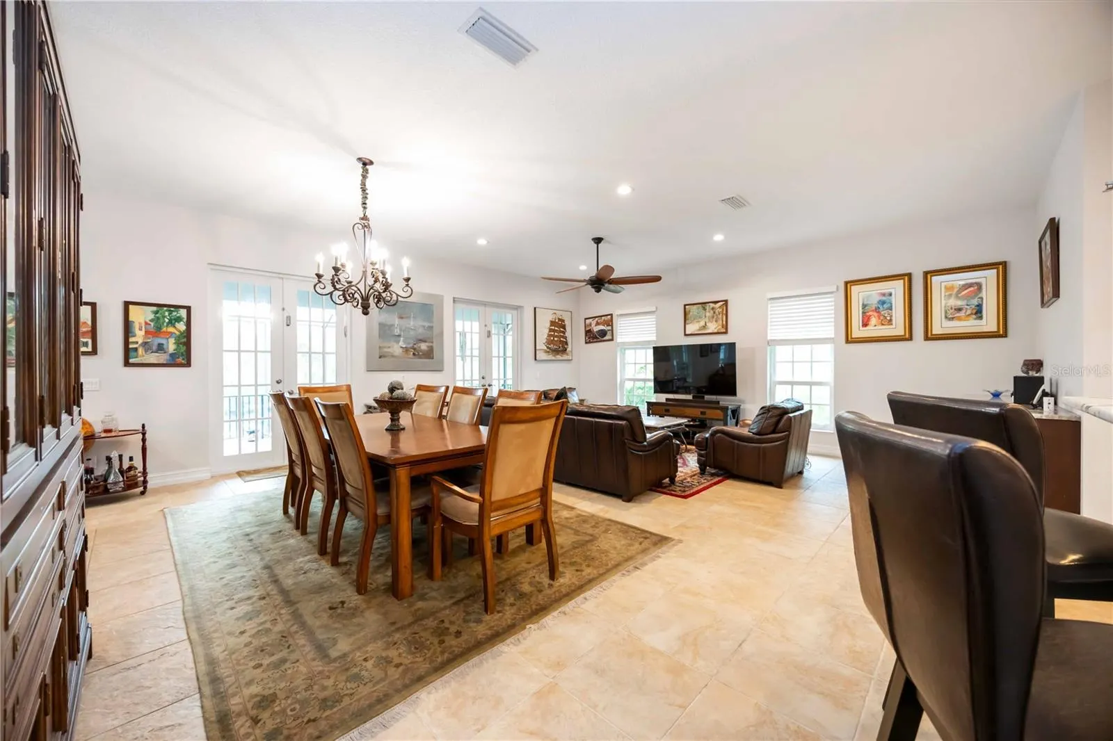 3674 ROSLYN RD