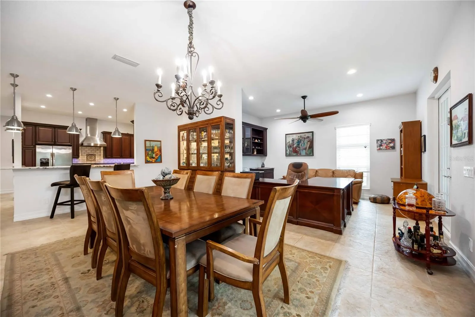 3674 ROSLYN RD