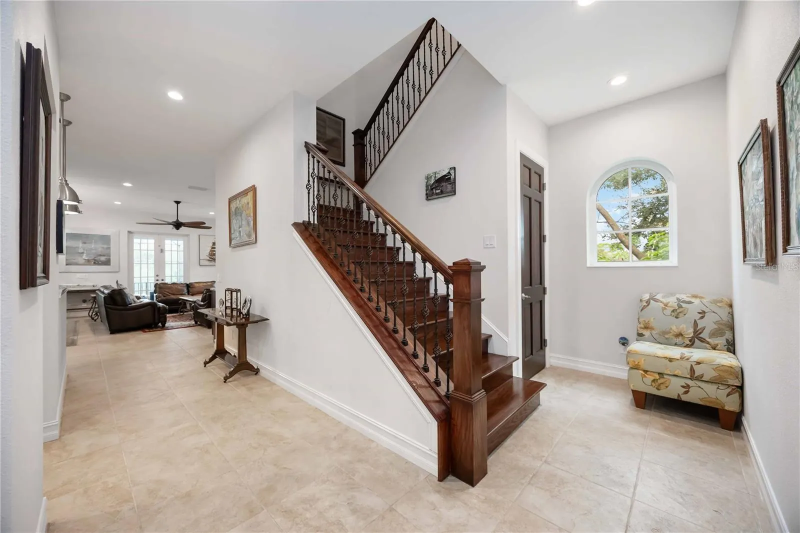 3674 ROSLYN RD