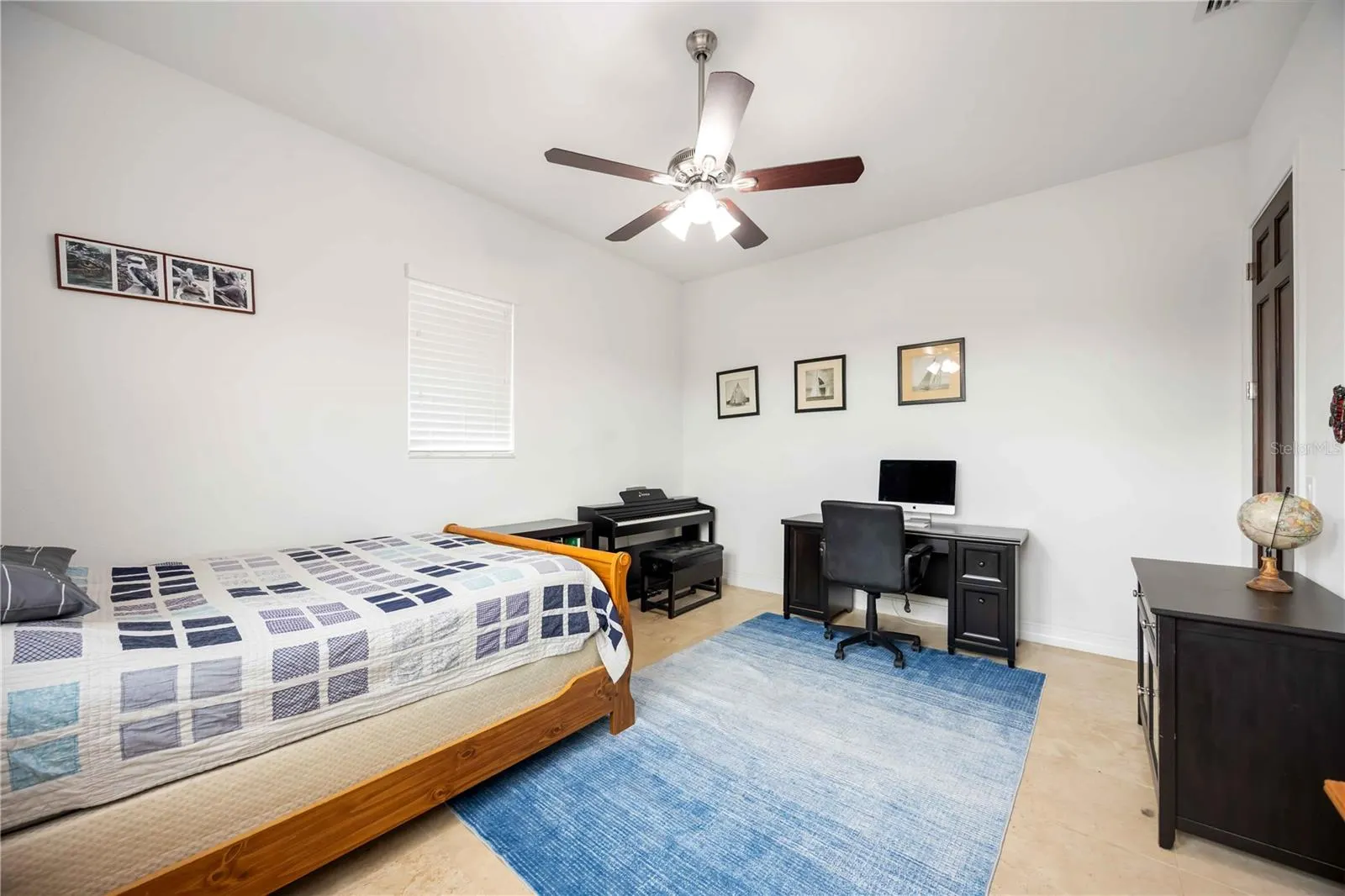 3674 ROSLYN RD