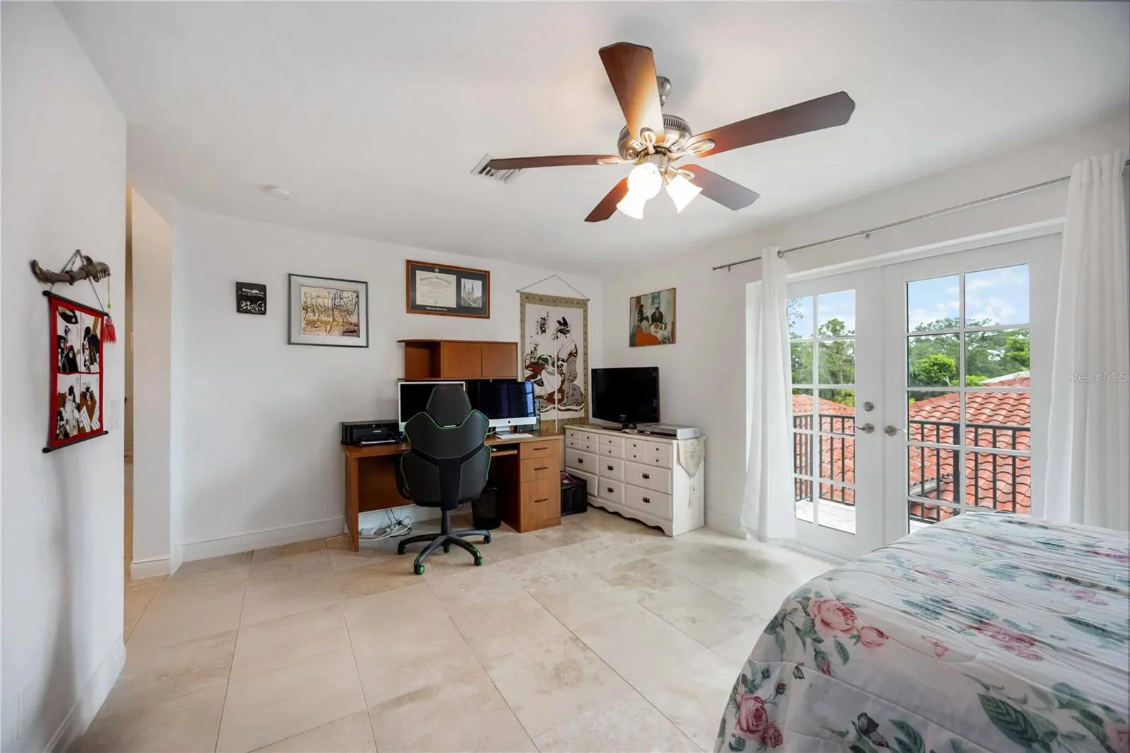 3674 ROSLYN RD