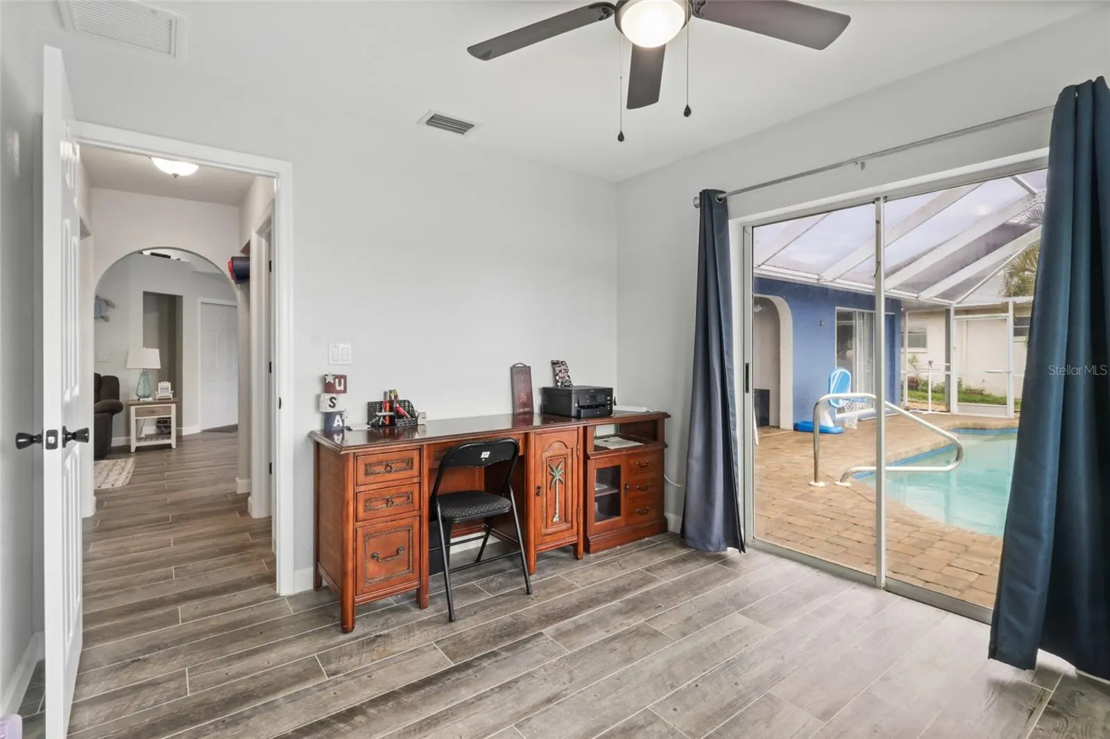 27401 VOYAGEUR DR