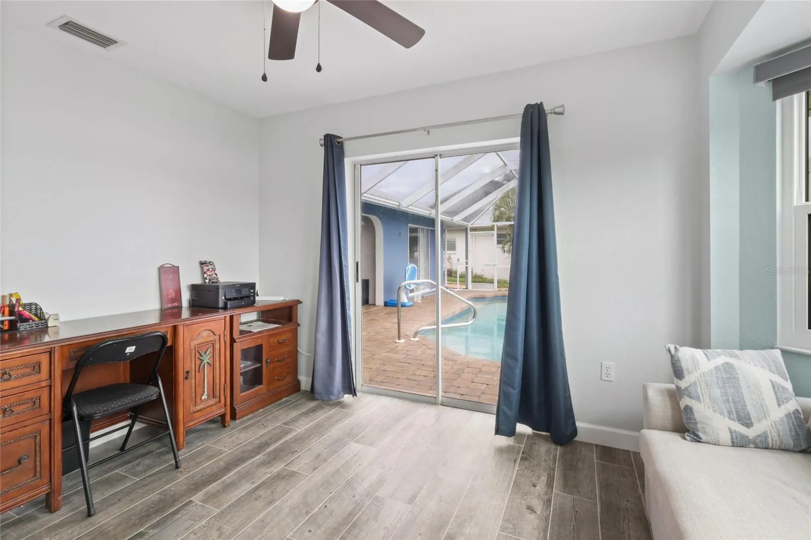 27401 VOYAGEUR DR