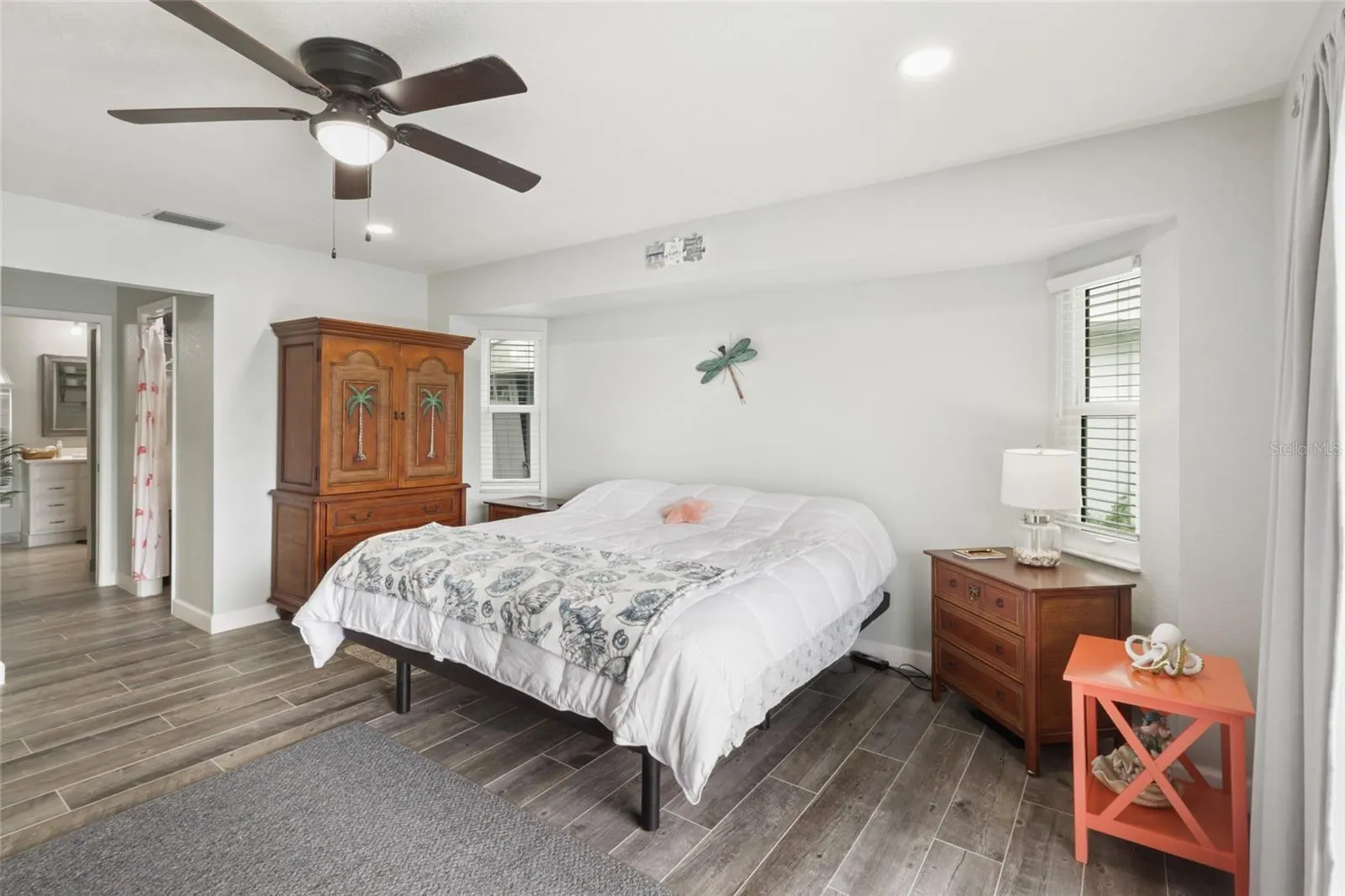 27401 VOYAGEUR DR