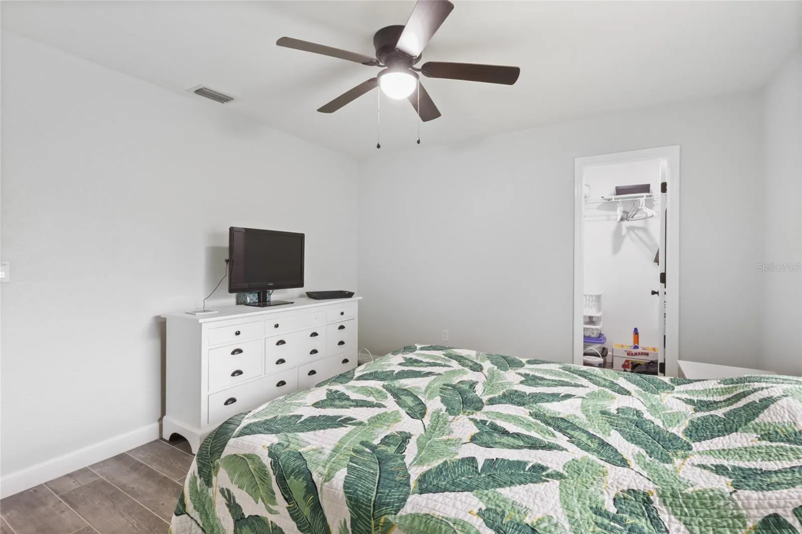 27401 VOYAGEUR DR
