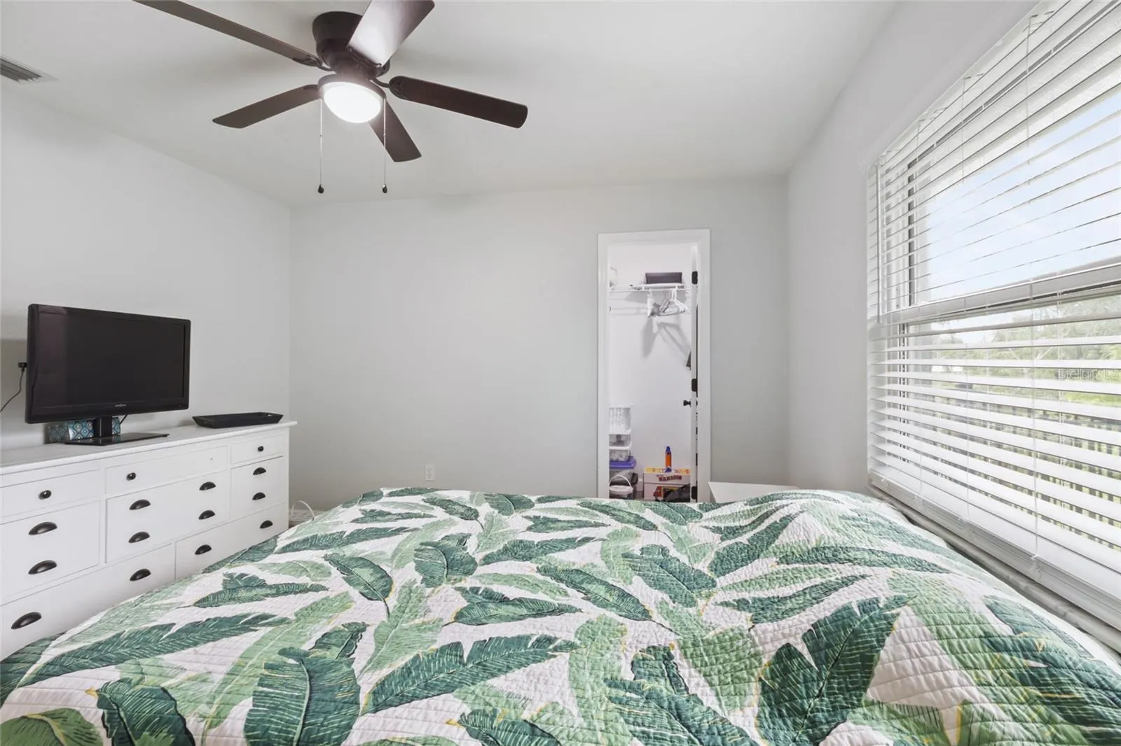 27401 VOYAGEUR DR