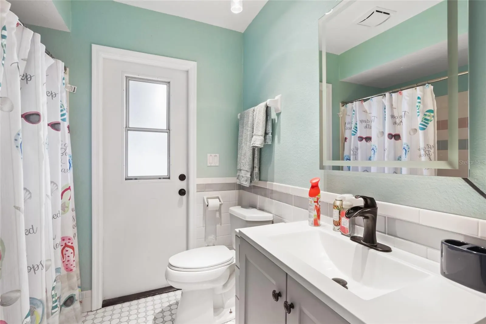 27401 VOYAGEUR DR