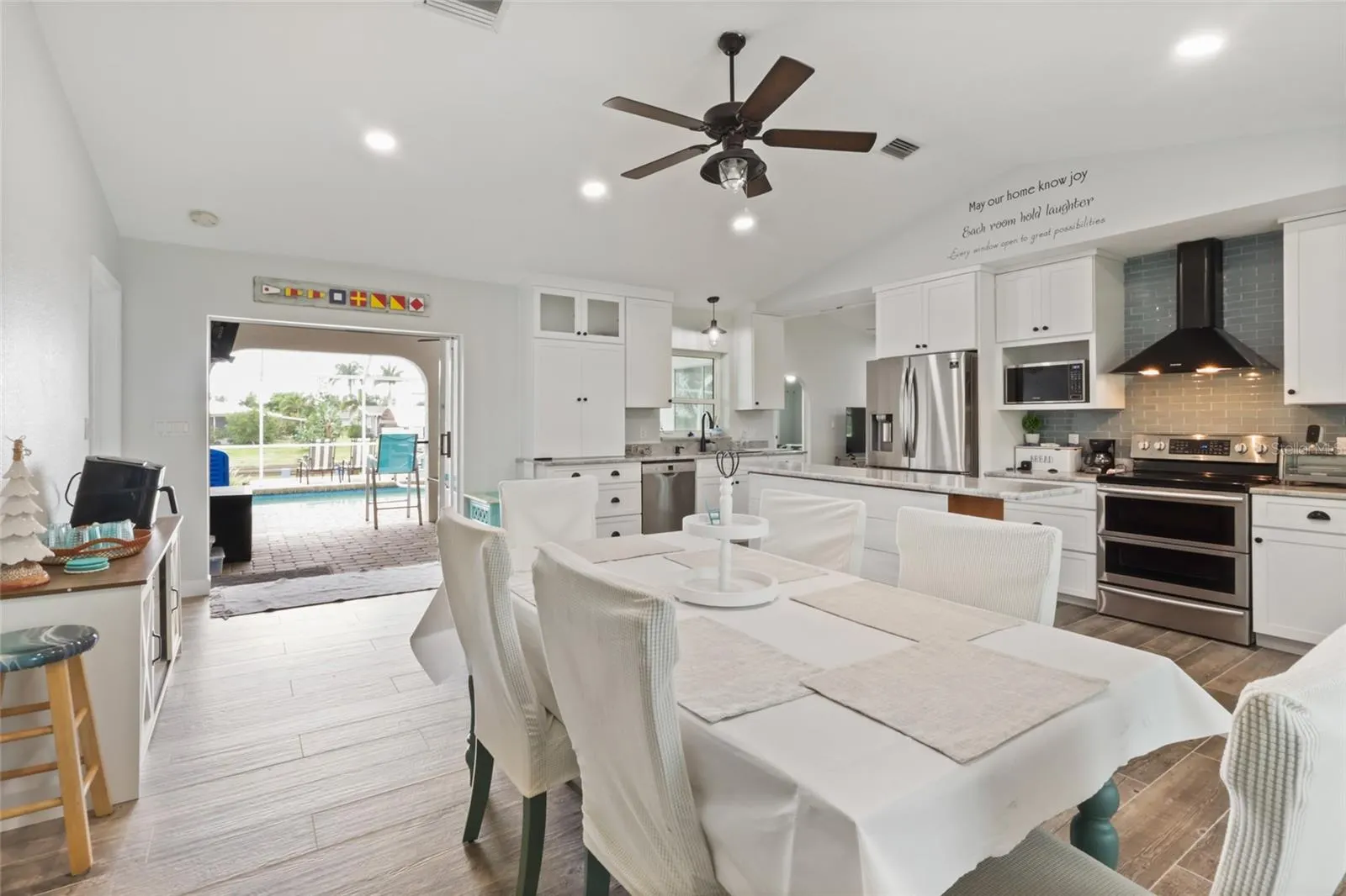 27401 VOYAGEUR DR
