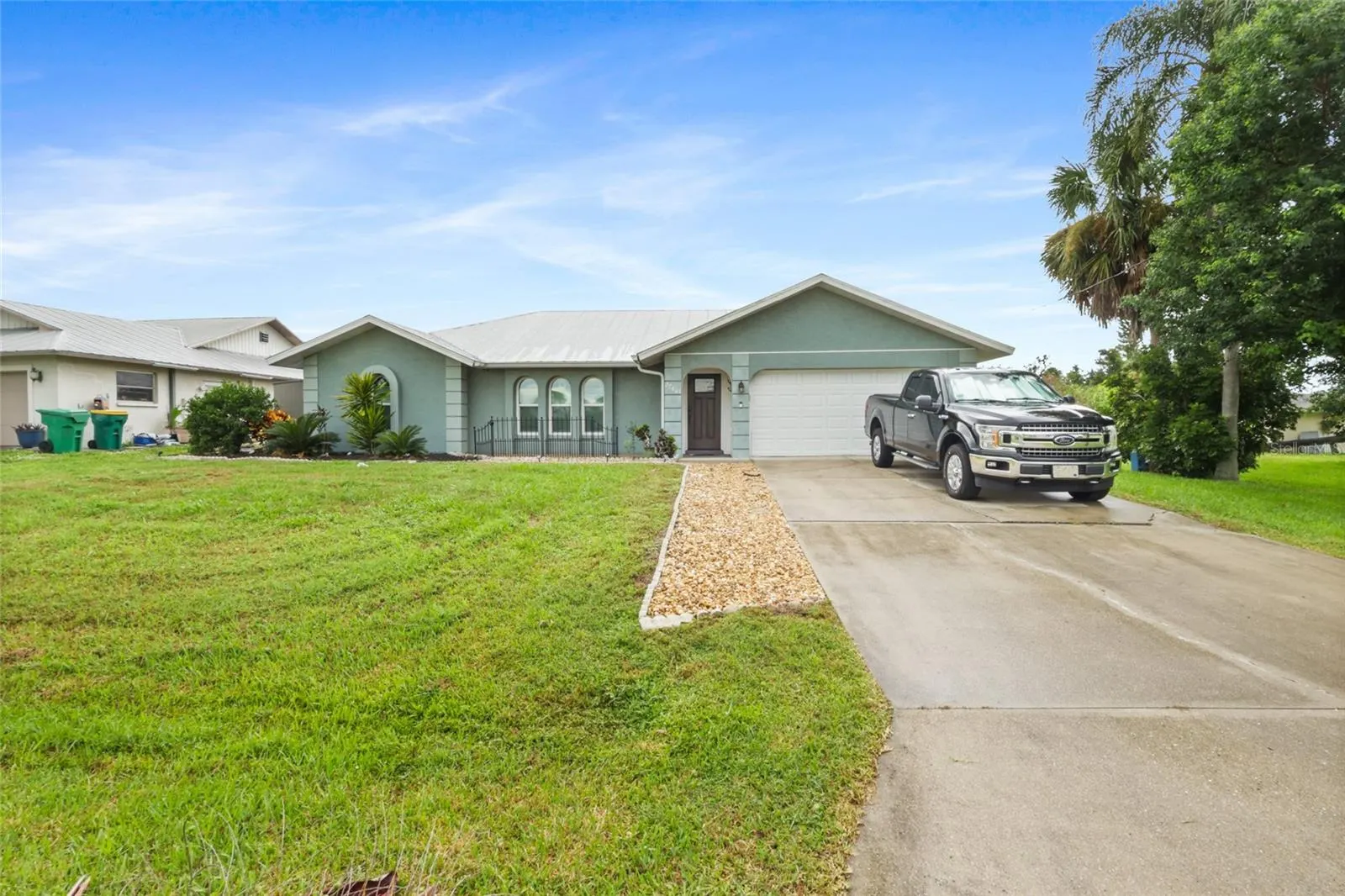27401 VOYAGEUR DR