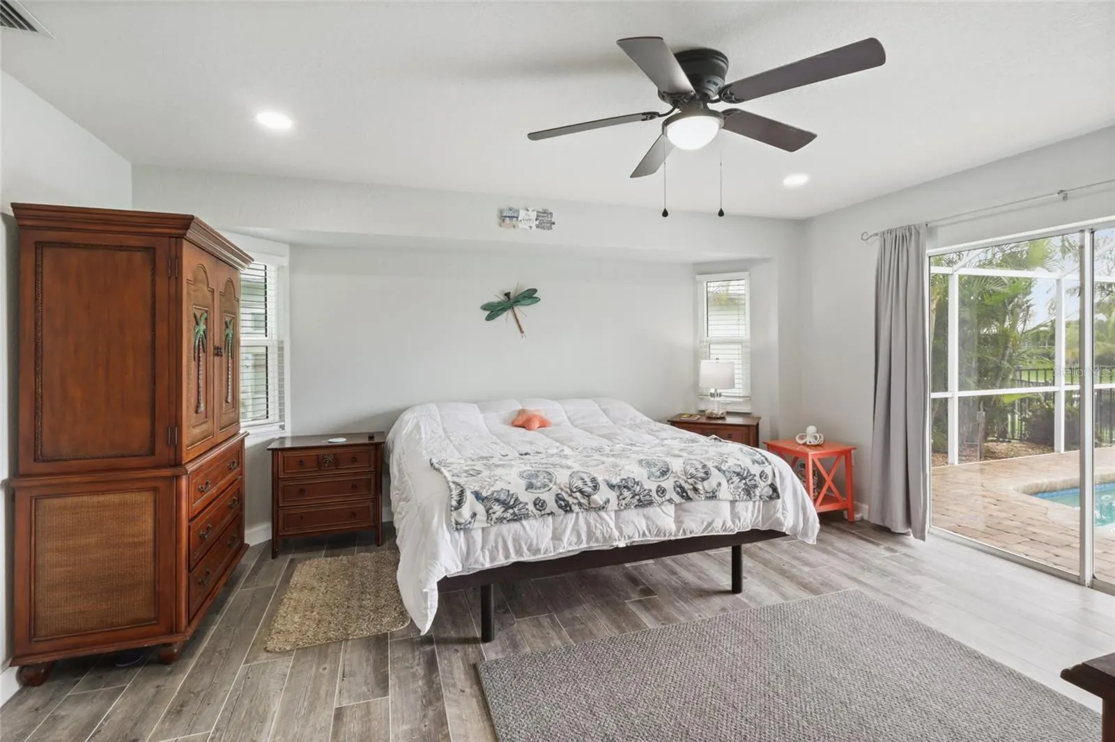 27401 VOYAGEUR DR