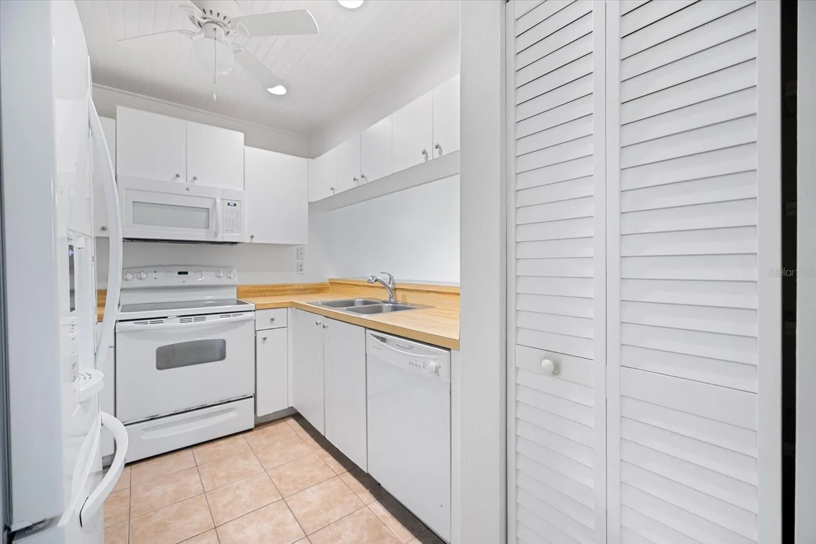638 E BIRD BAY DR E #212, #212
