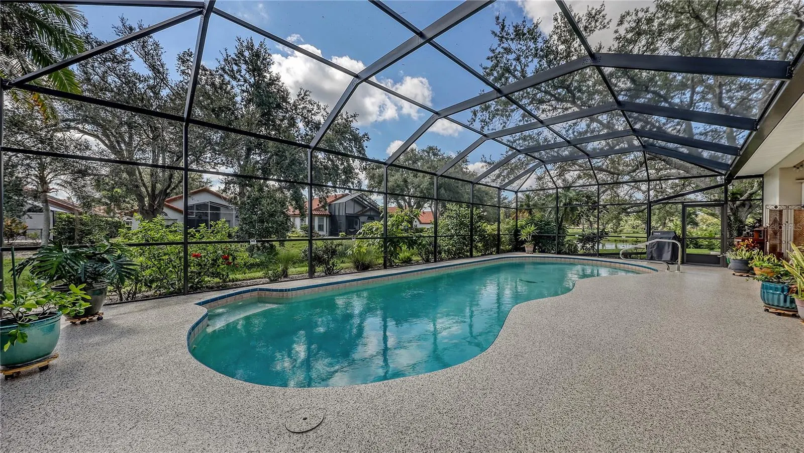 1212 WHITNEY DR