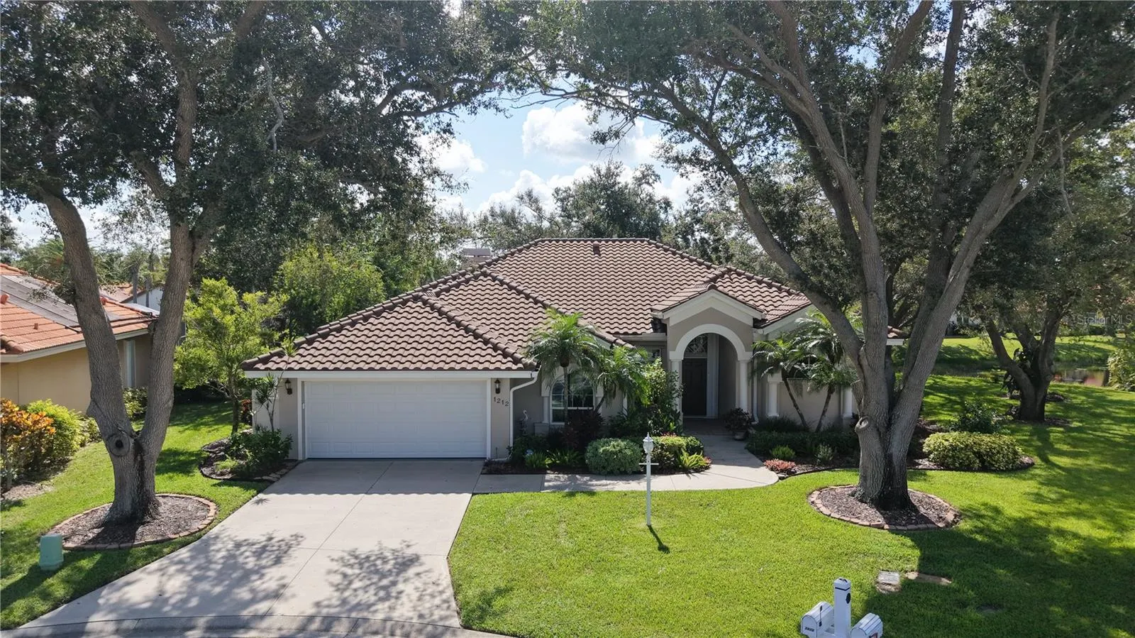 1212 WHITNEY DR