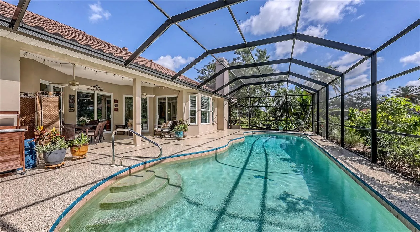 1212 WHITNEY DR