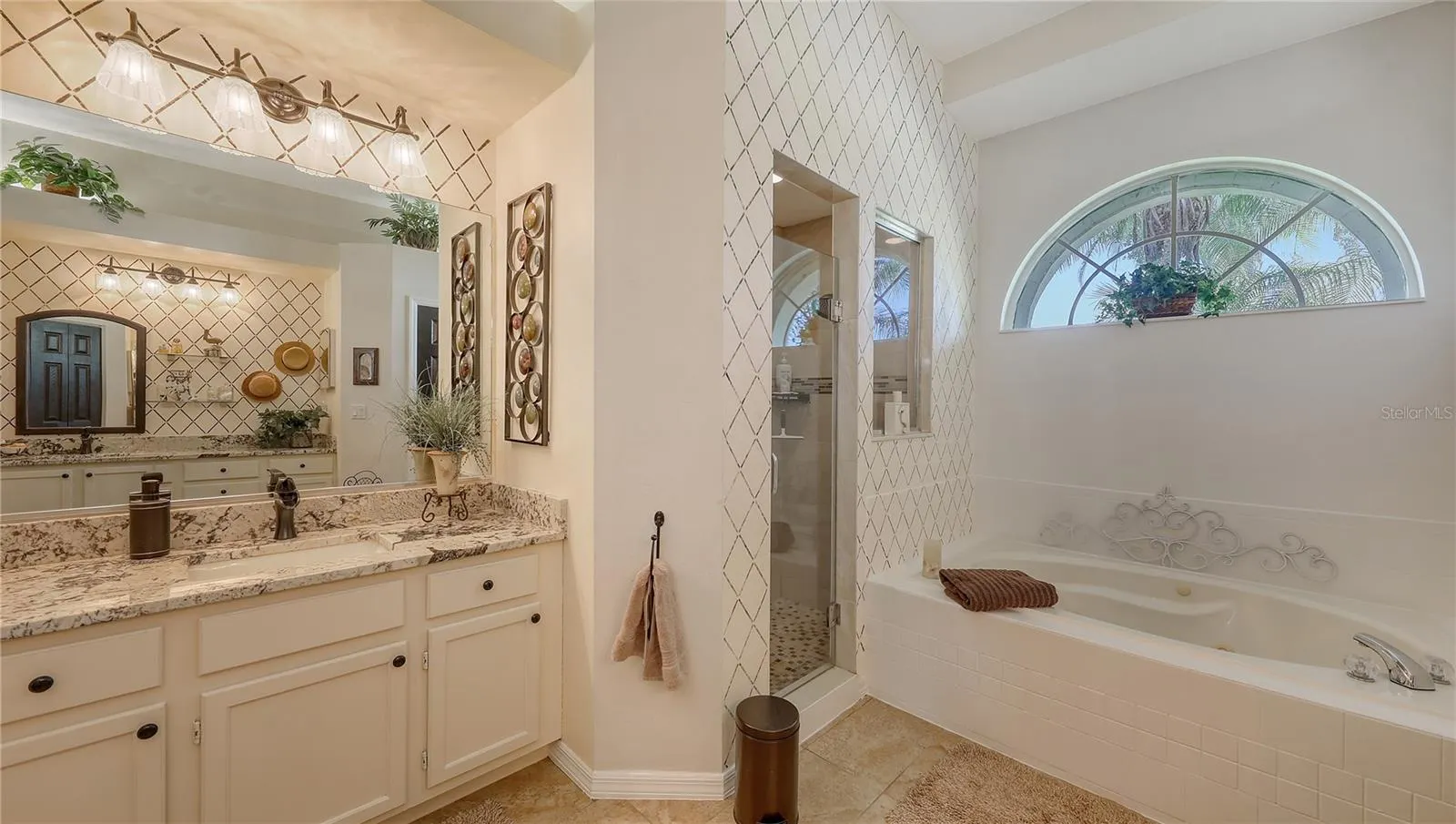 1212 WHITNEY DR