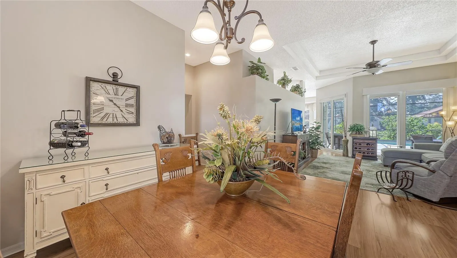 1212 WHITNEY DR