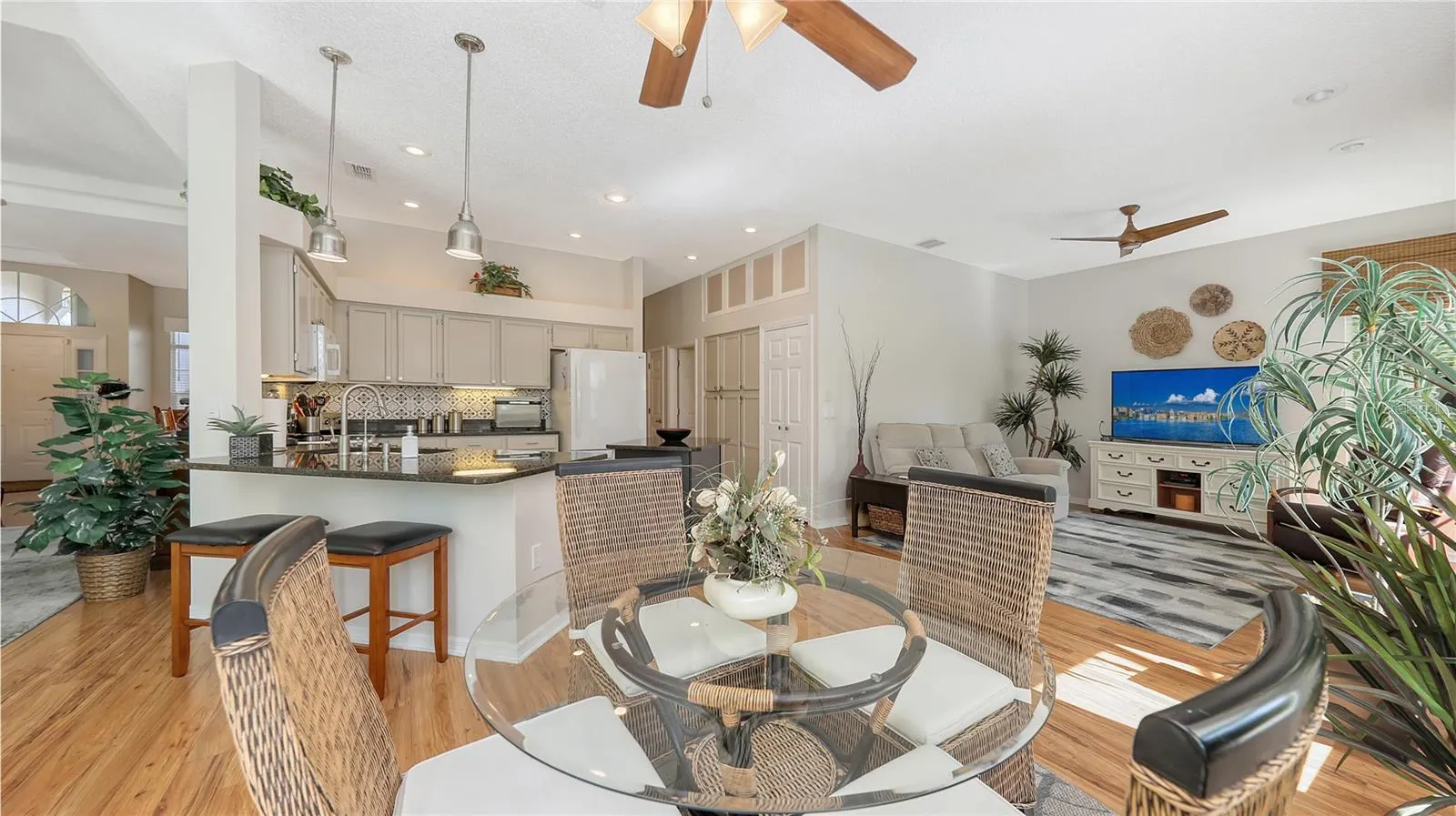 1212 WHITNEY DR