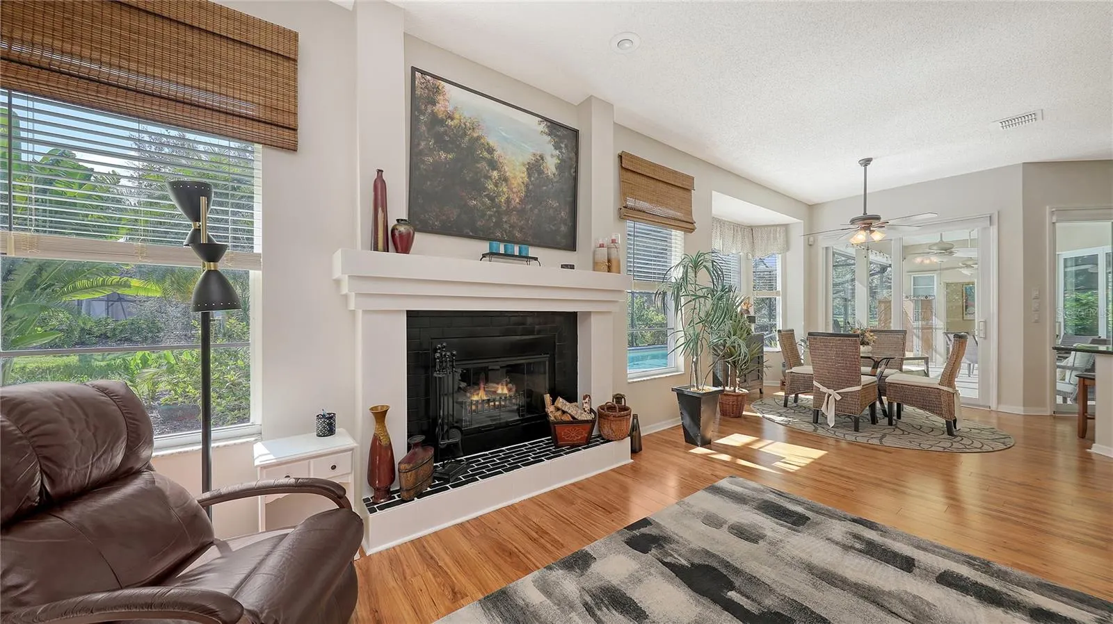 1212 WHITNEY DR