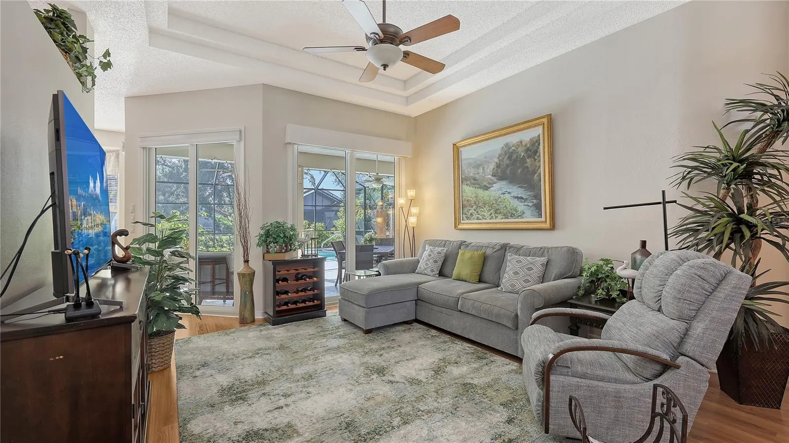 1212 WHITNEY DR