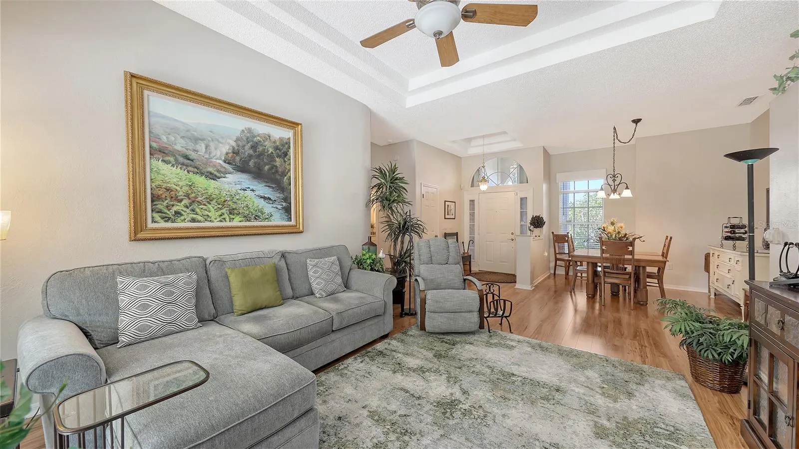 1212 WHITNEY DR