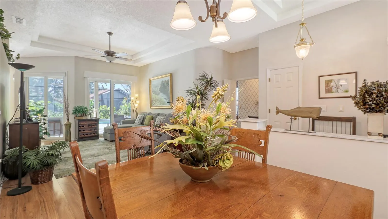 1212 WHITNEY DR