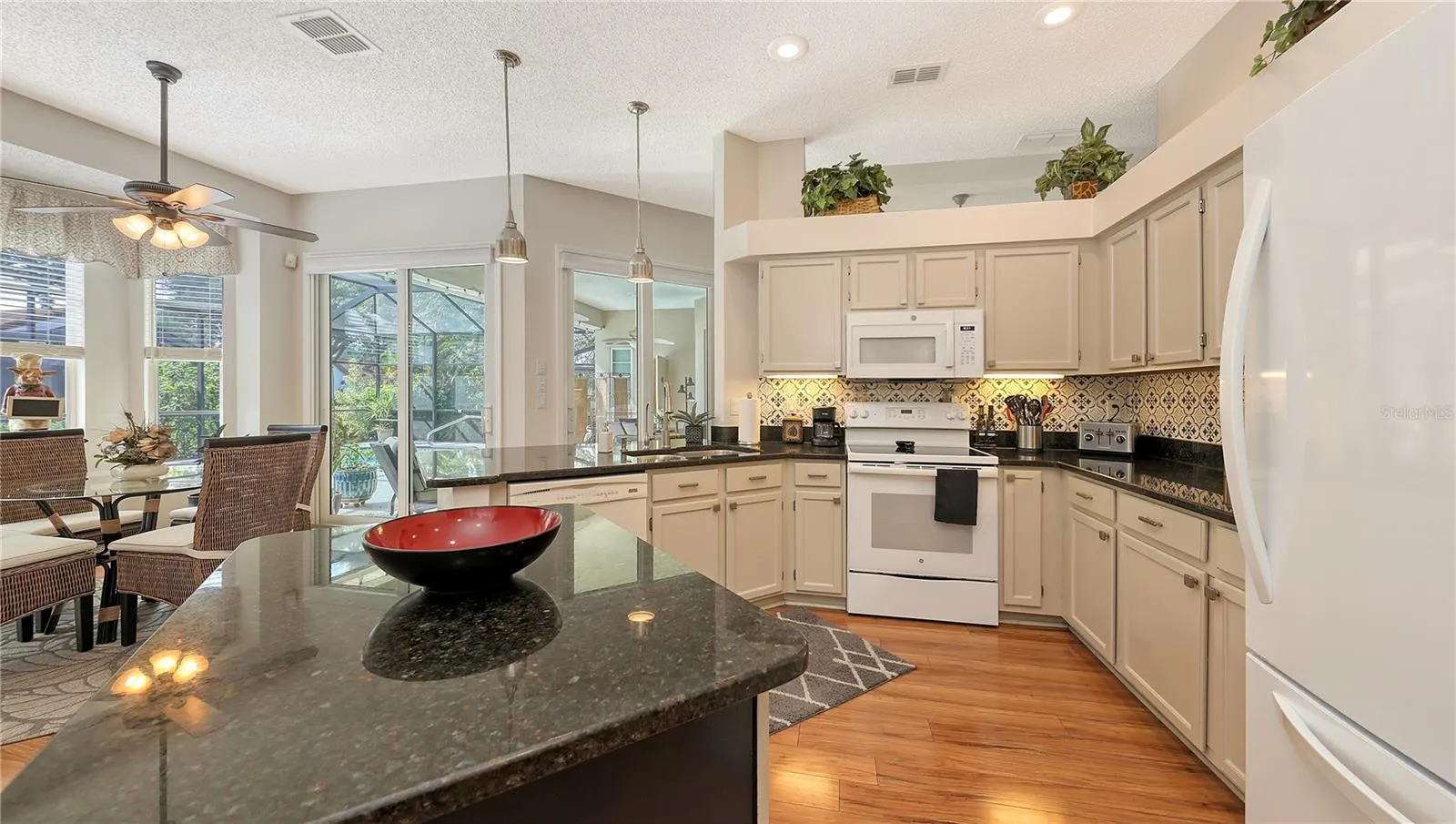 1212 WHITNEY DR