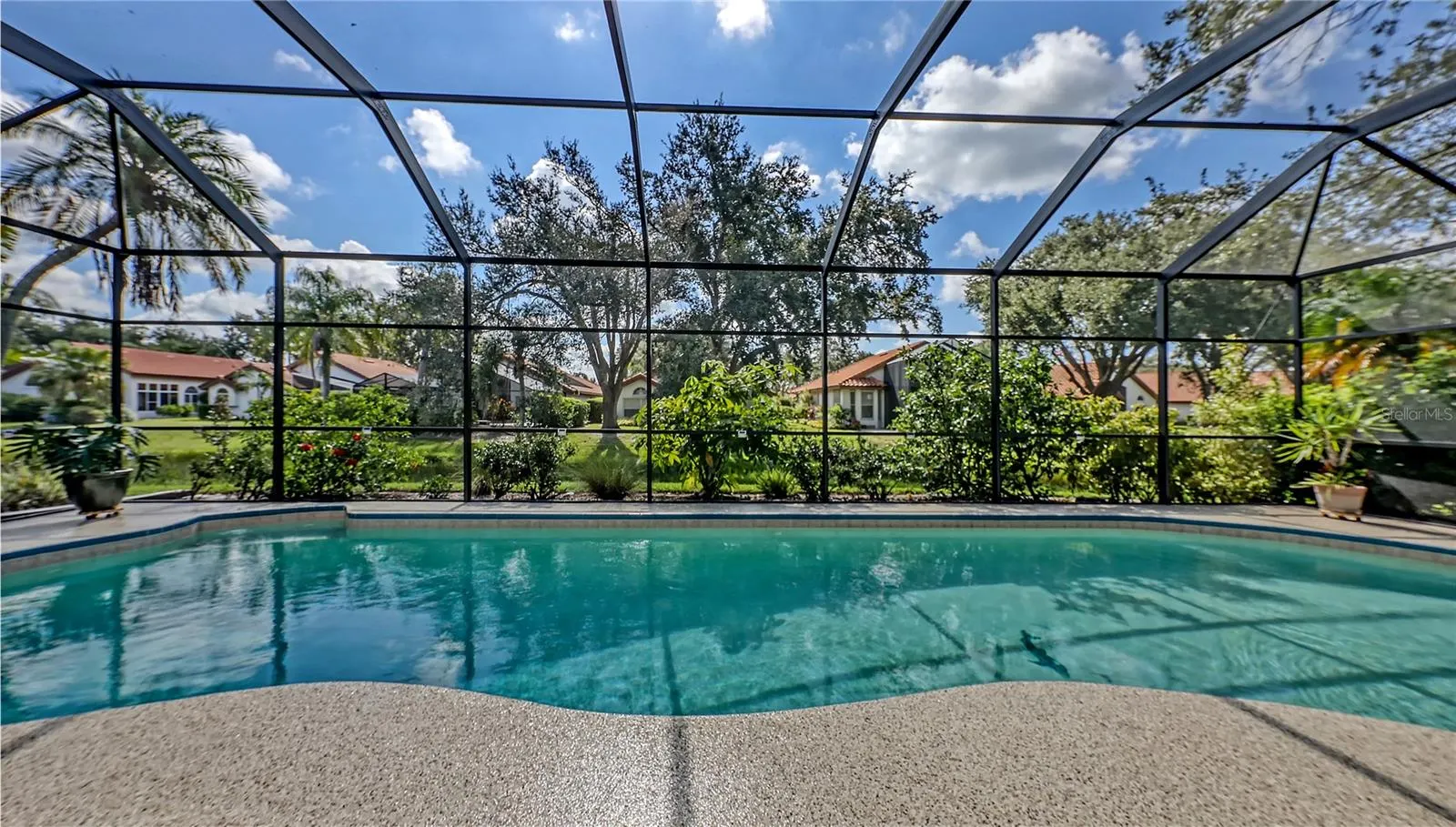 1212 WHITNEY DR