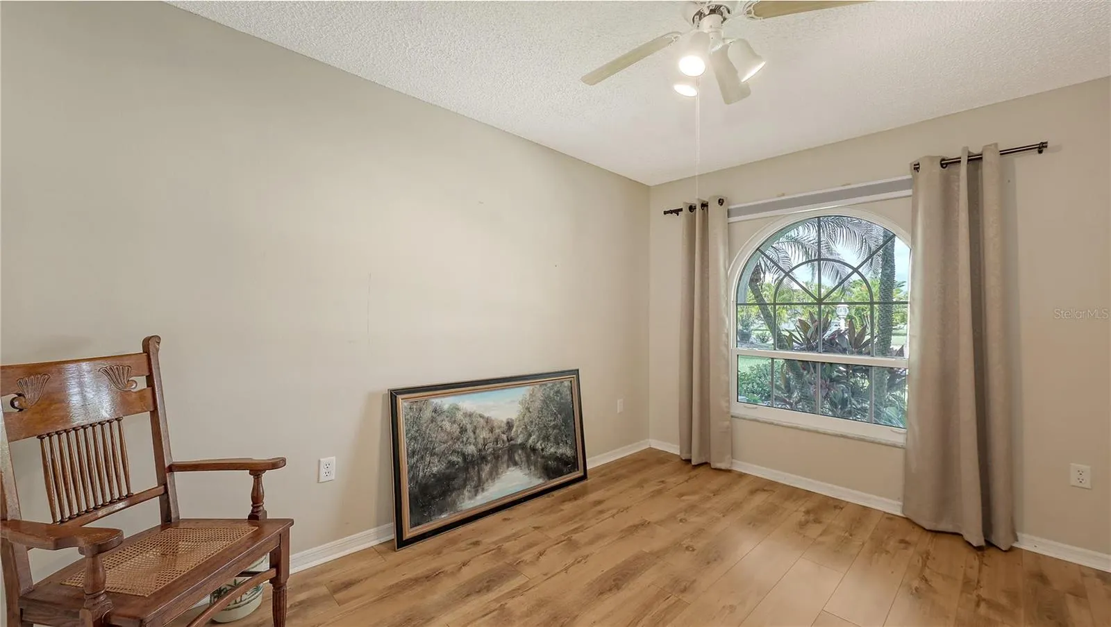 1212 WHITNEY DR