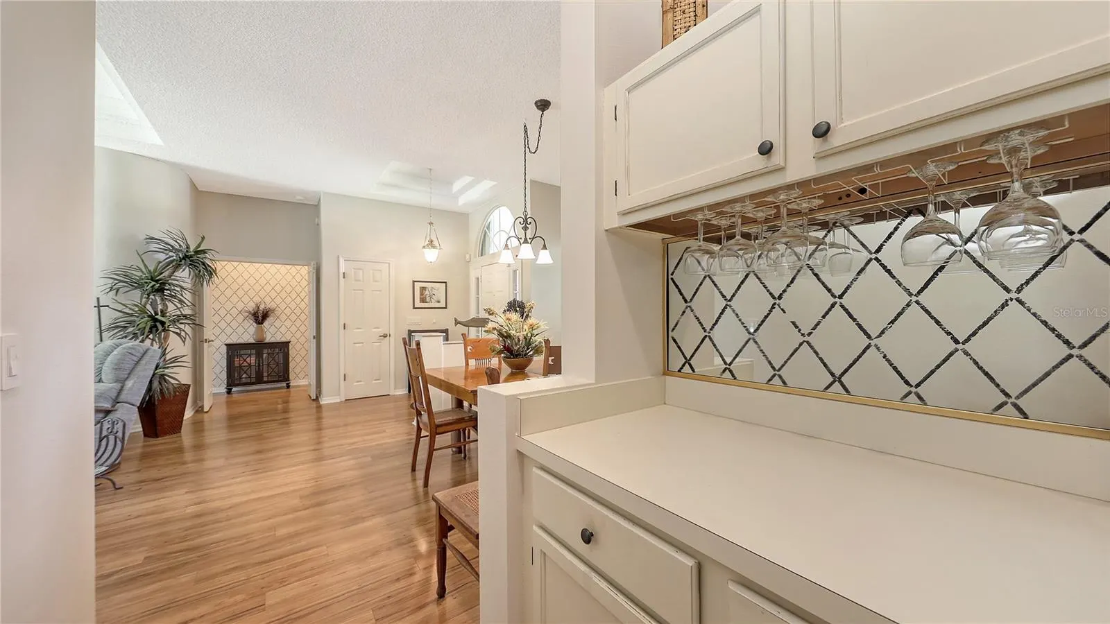1212 WHITNEY DR