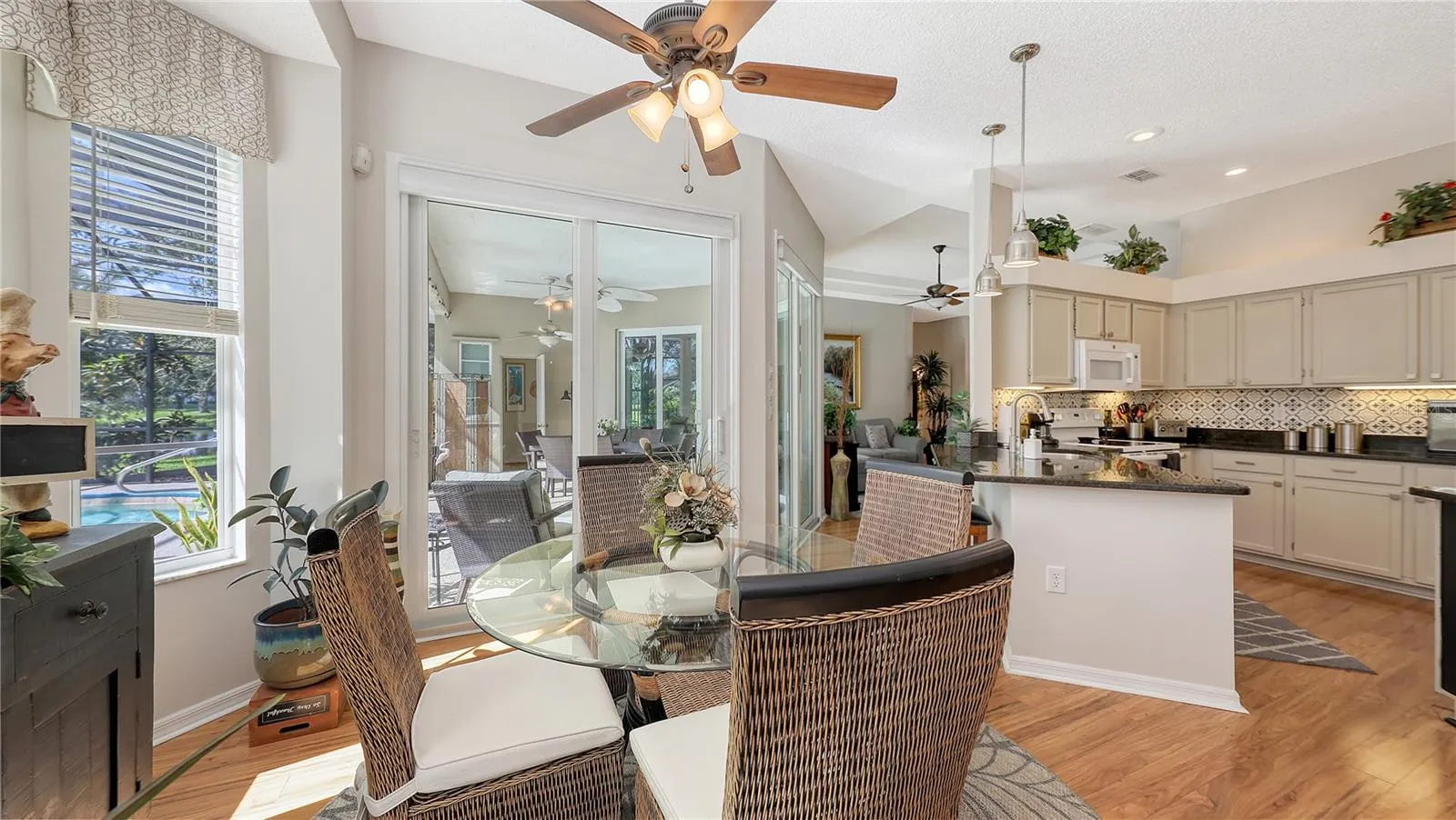1212 WHITNEY DR