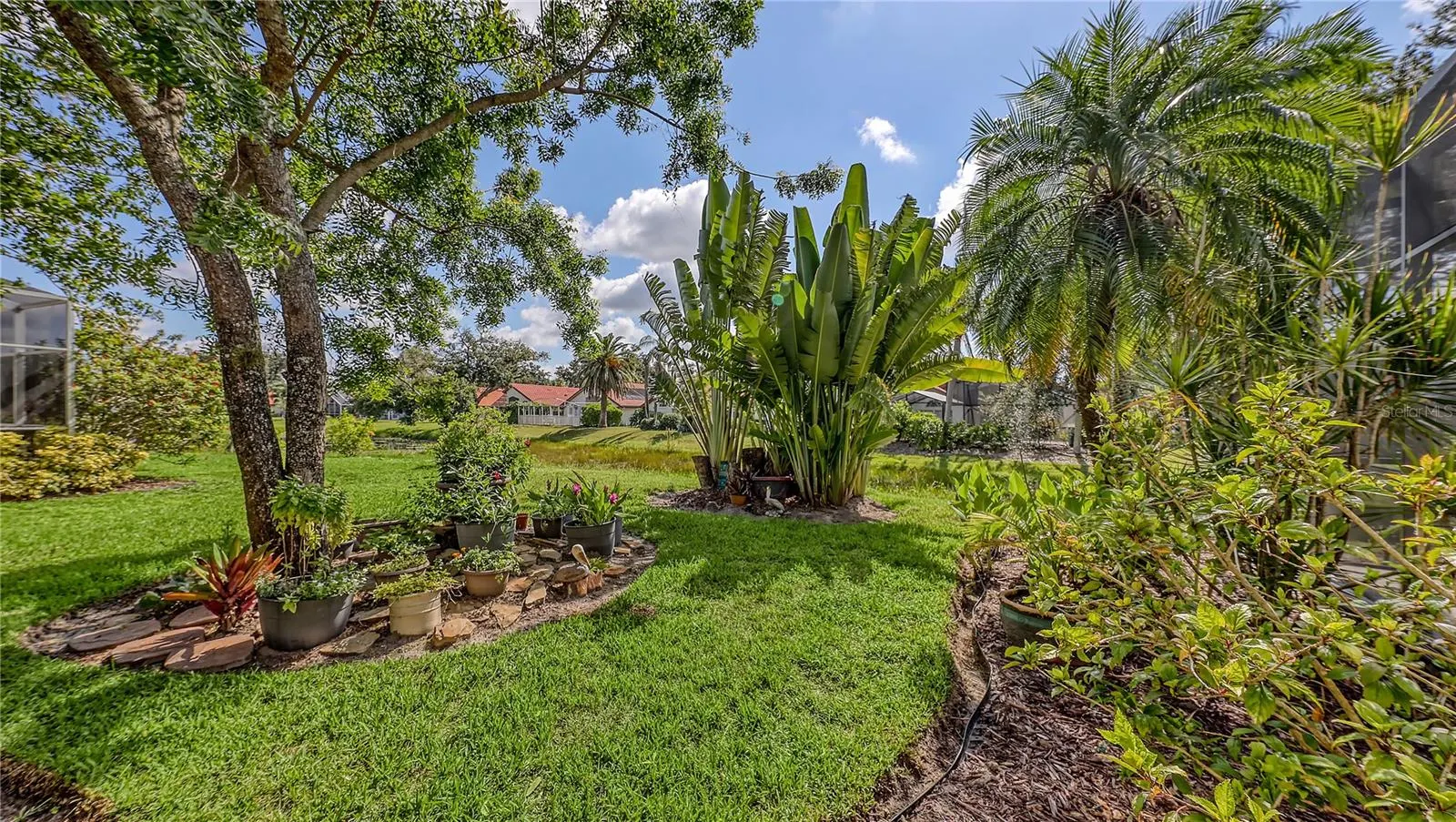 1212 WHITNEY DR