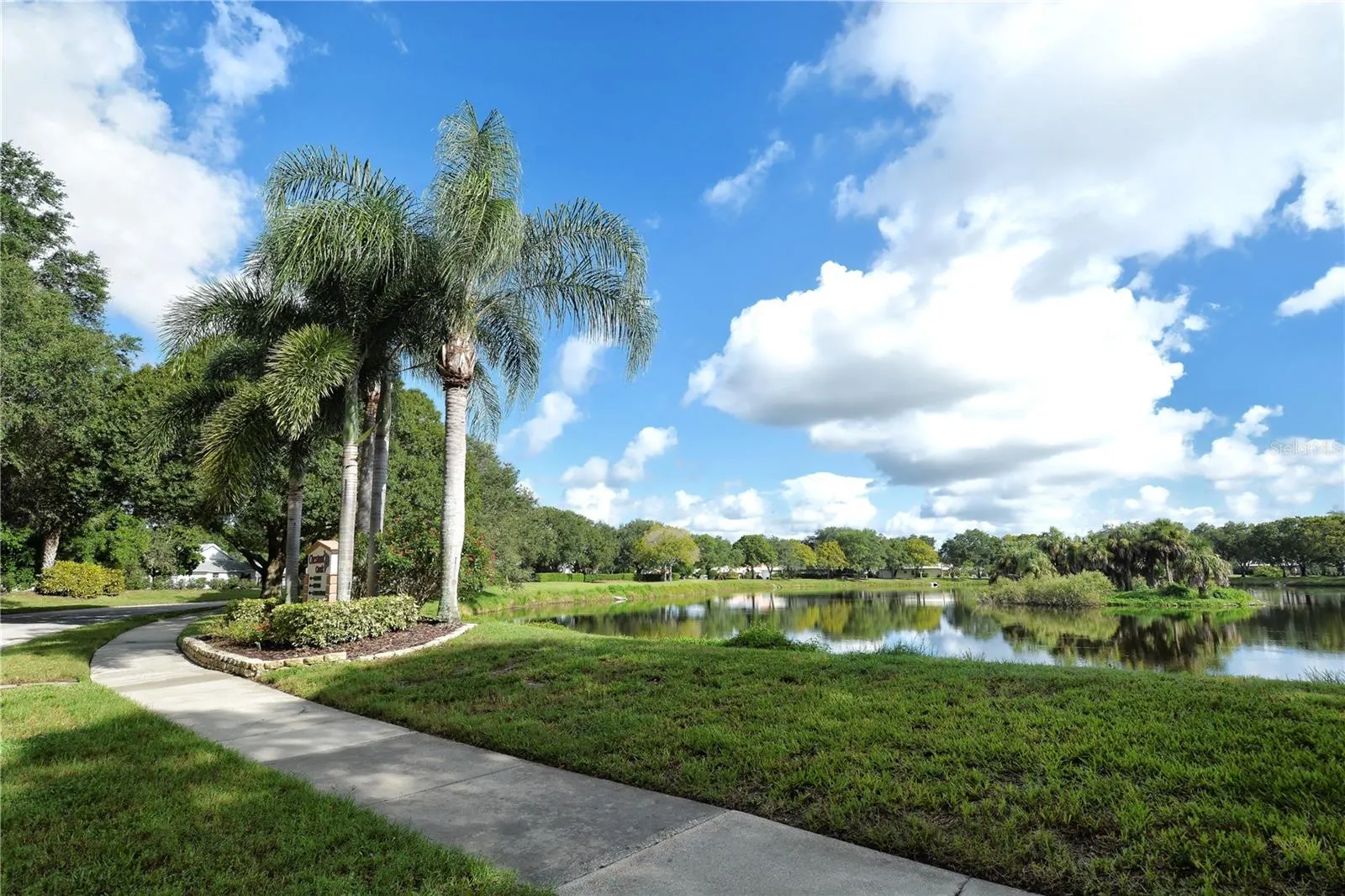 1212 WHITNEY DR