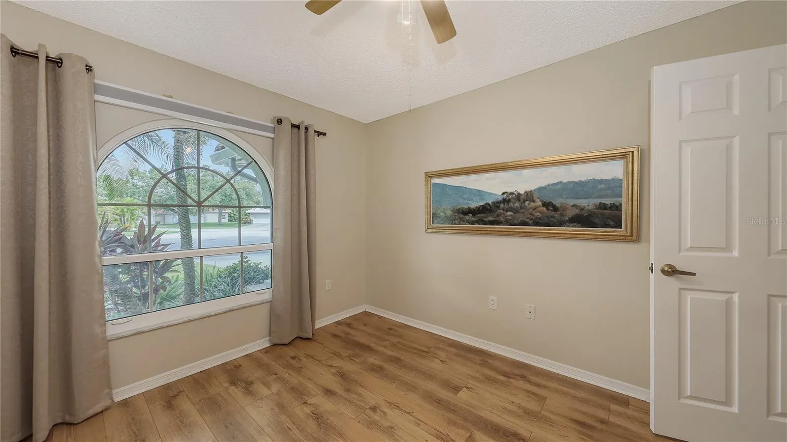 1212 WHITNEY DR