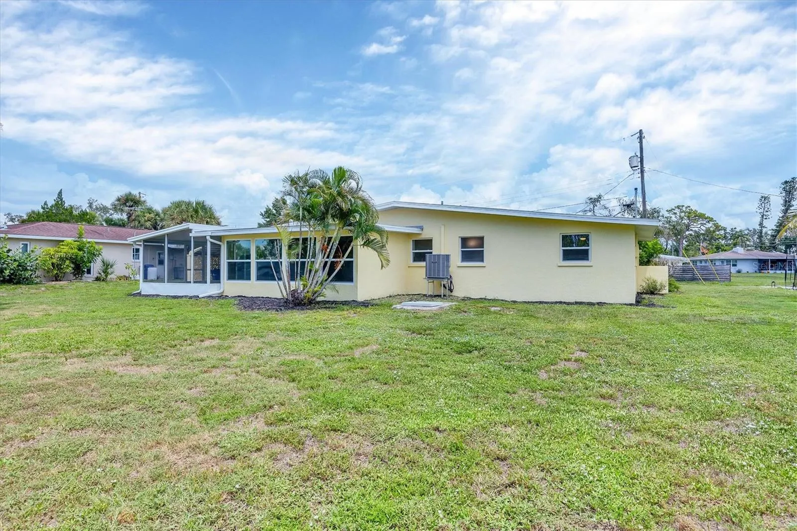 501 DONA DR