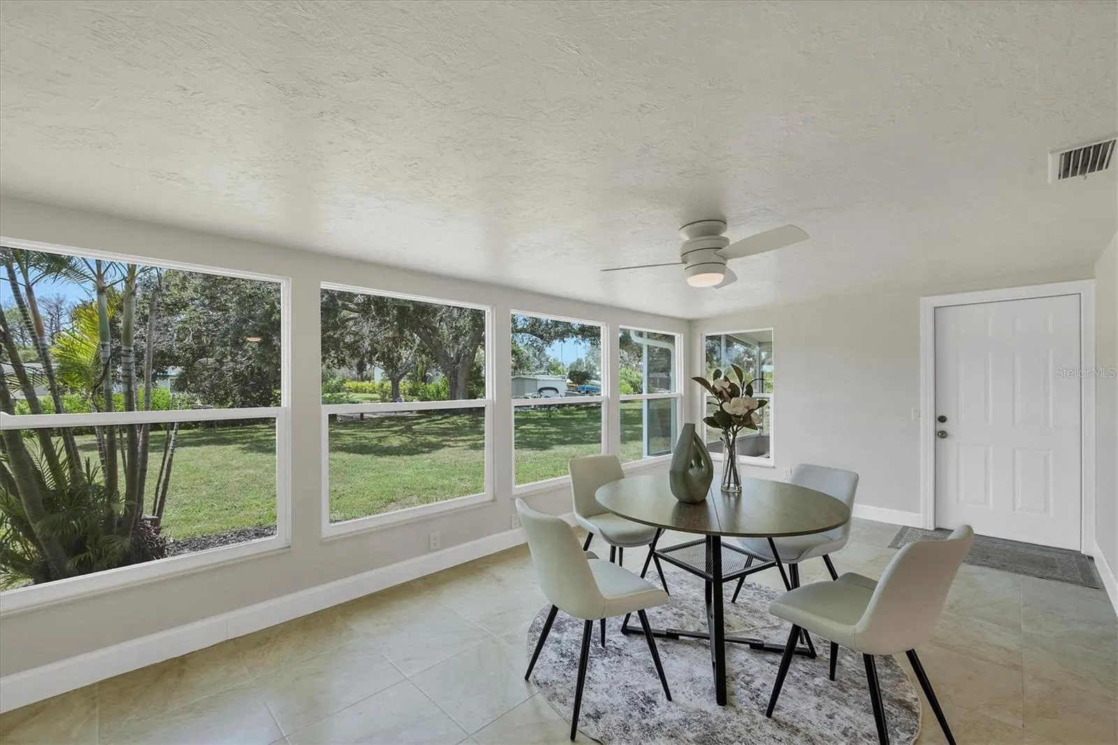 501 DONA DR