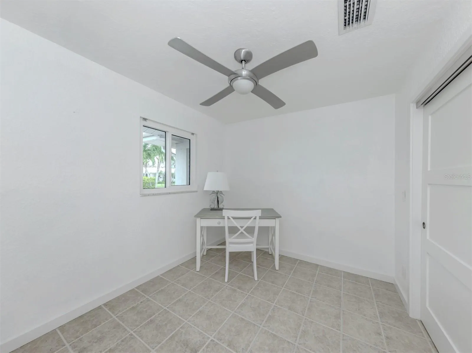 853 WHITE CAP CIR #18, #18
