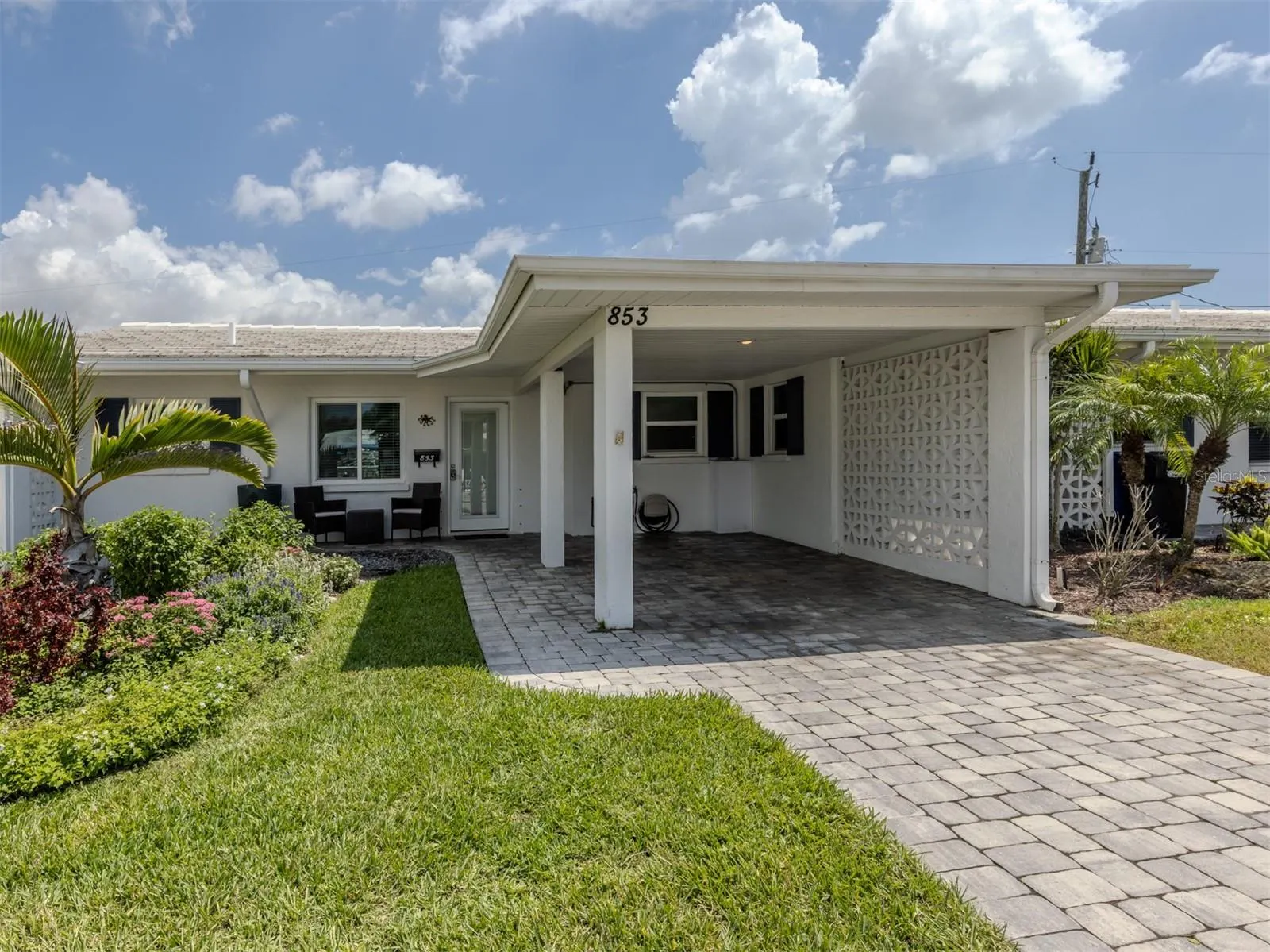 853 WHITE CAP CIR #18, #18