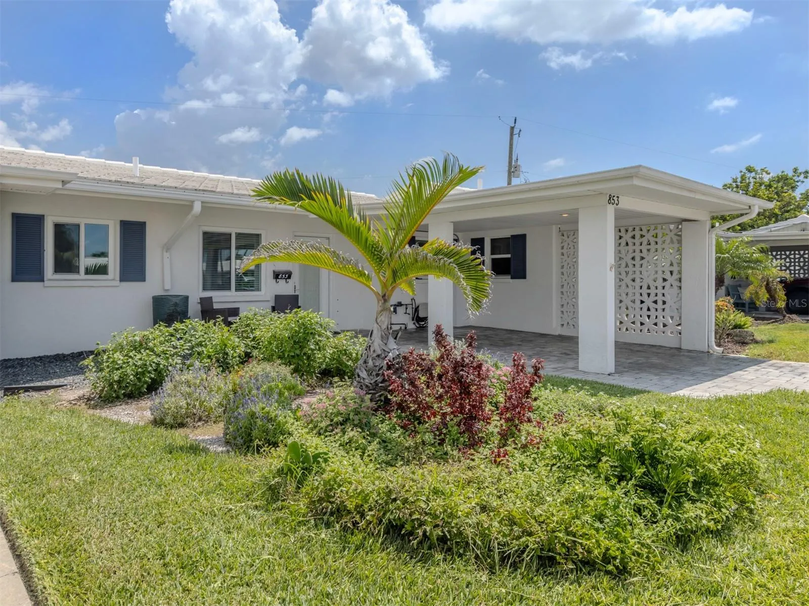 853 WHITE CAP CIR #18, #18