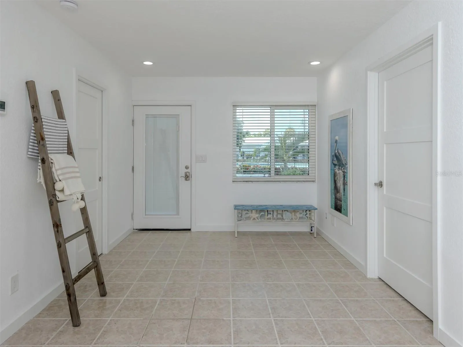853 WHITE CAP CIR #18, #18