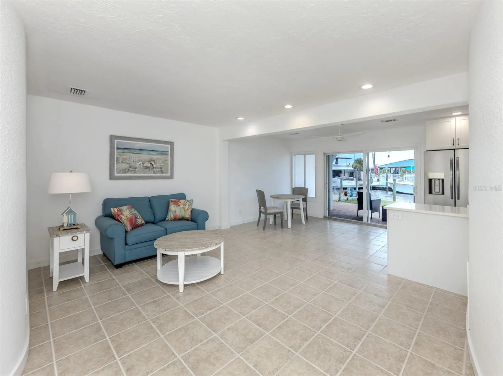 853 WHITE CAP CIR #18, #18