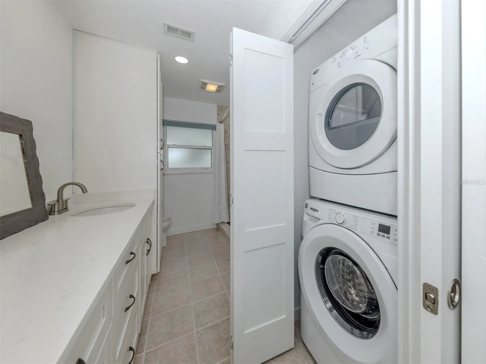853 WHITE CAP CIR #18, #18