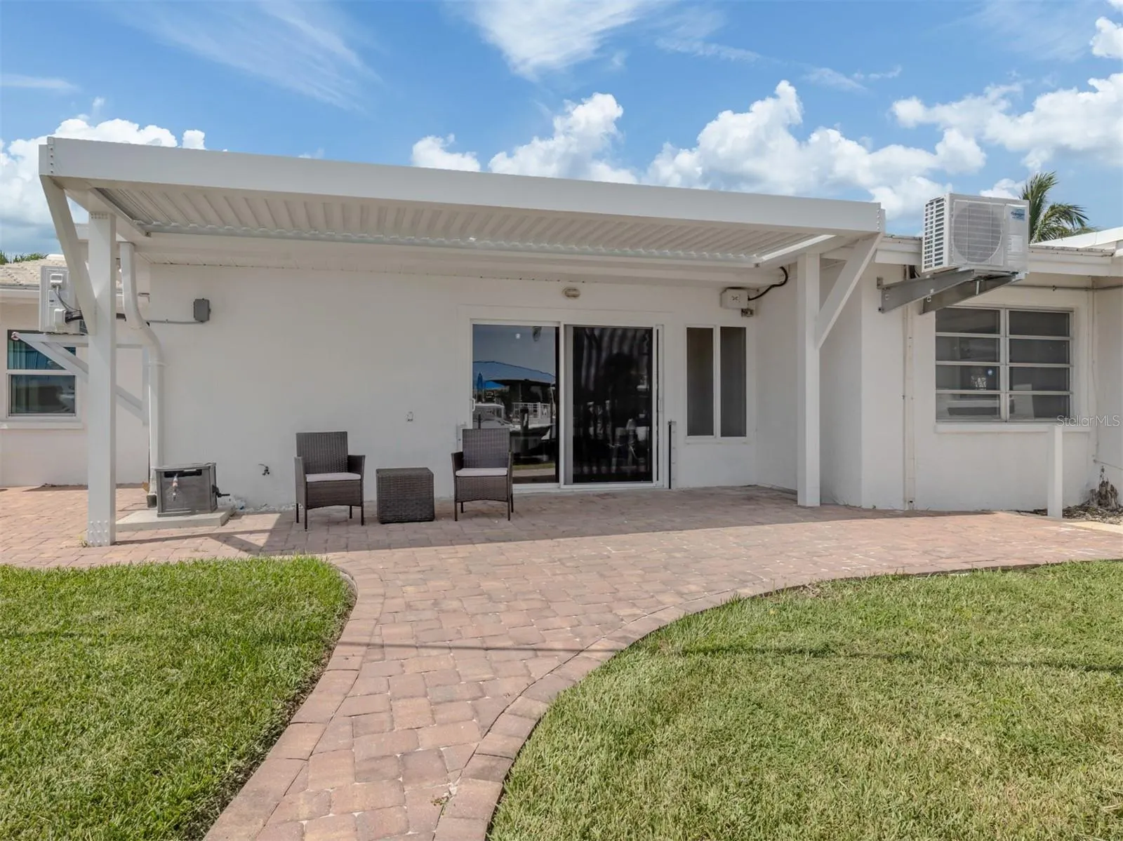 853 WHITE CAP CIR #18, #18