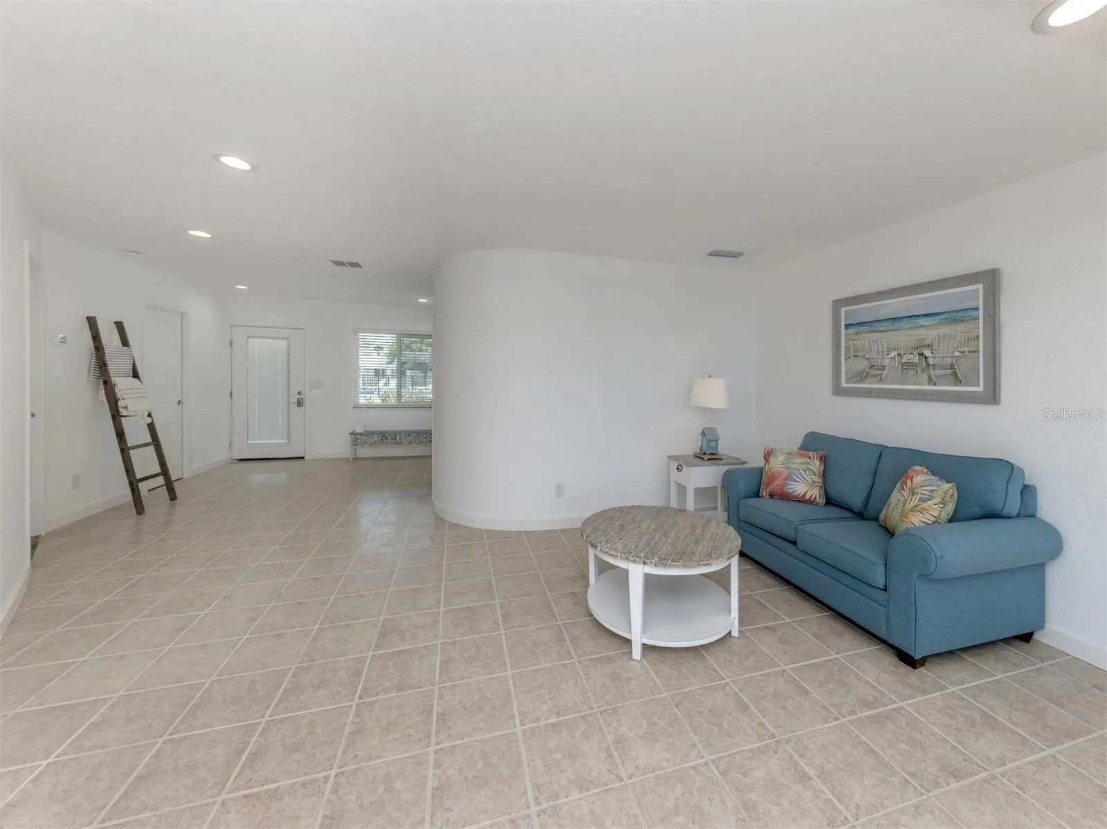 853 WHITE CAP CIR #18, #18
